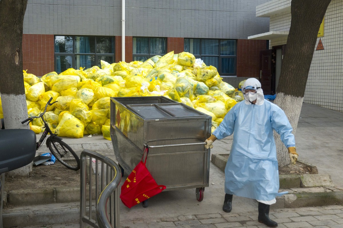 Uso de bolsas de basura en situaciones de emergencia.